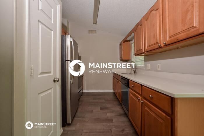 1604 Blackberry Ct - Photo 5 of 15