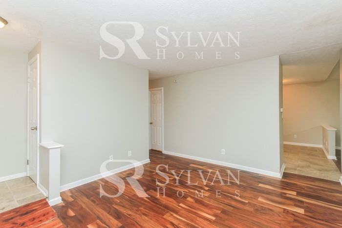 2 Country Wood Ln - Photo 3 of 15