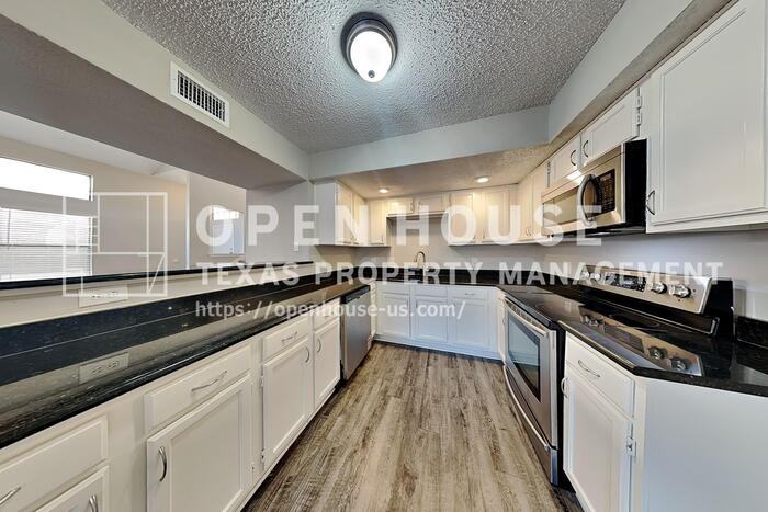 1223 Settlers Way - Photo 6 of 21