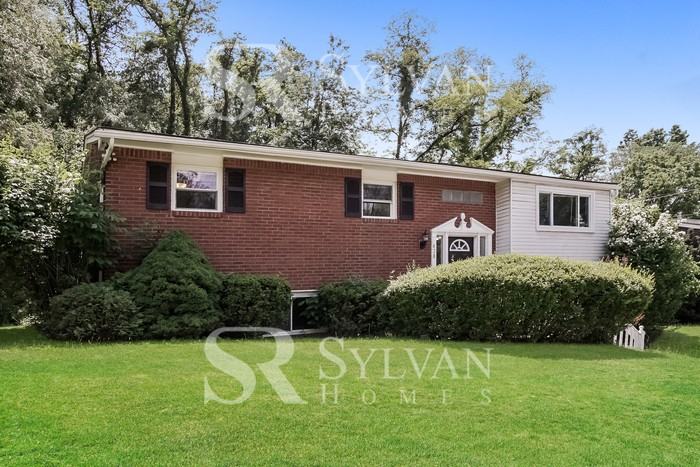 428 Springdale Drive - Photo 2 of 15