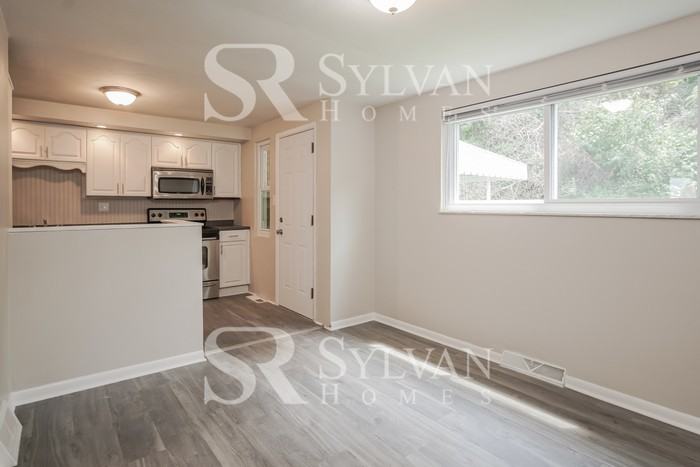 428 Springdale Drive - Photo 5 of 15