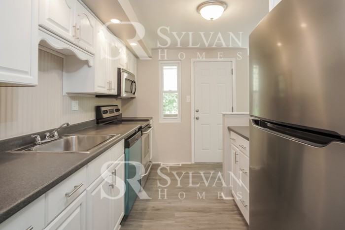 428 Springdale Drive - Photo 7 of 15