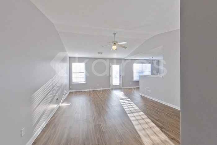 261 Alexander Pointe Drive - Photo 2 of 21