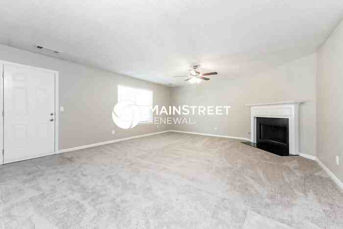 6998 Bonnes Boulevard Southeast - Photo 2 of 15