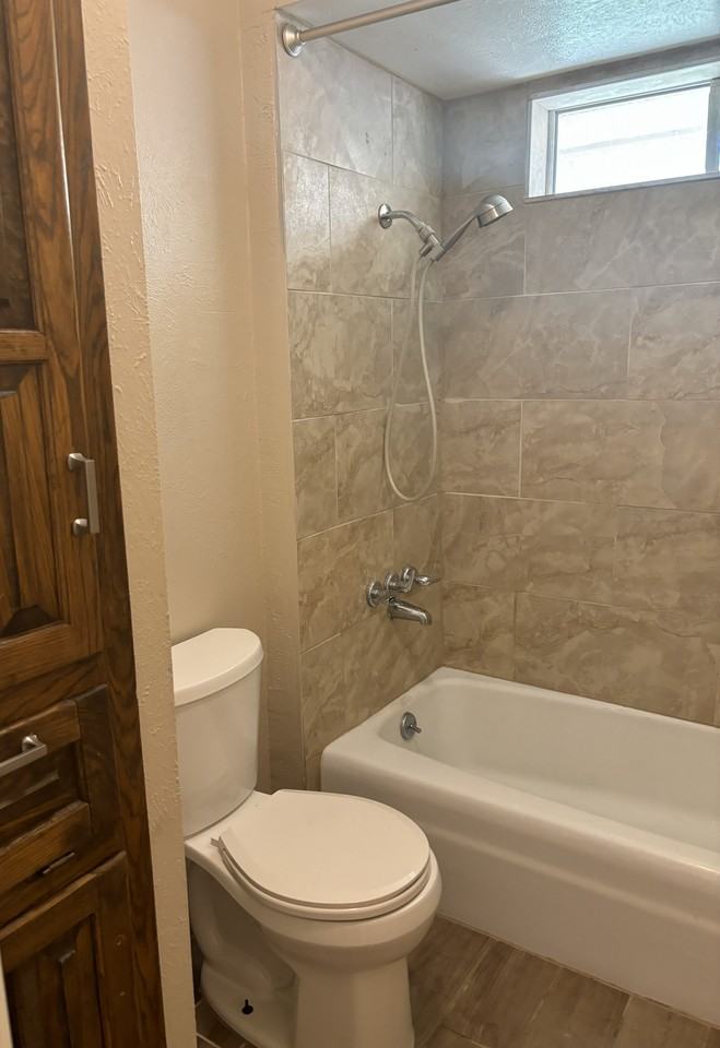 127 South Crestwood Boulevard #NA - Photo 5 of 8