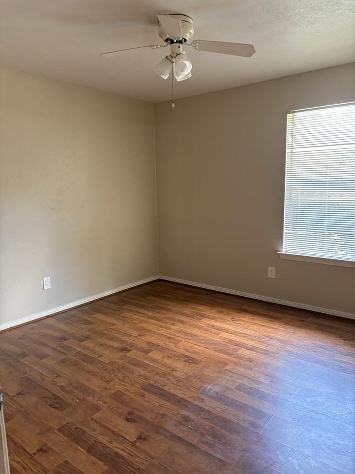 127 South Crestwood Boulevard #NA - Photo 6 of 8