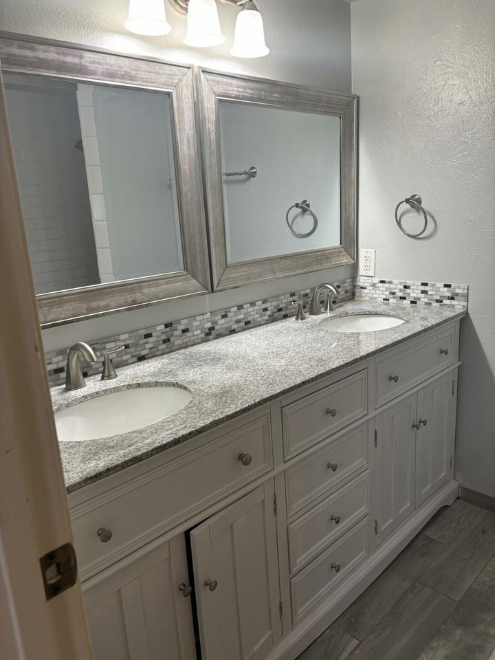 127 South Crestwood Boulevard #NA - Photo 7 of 8