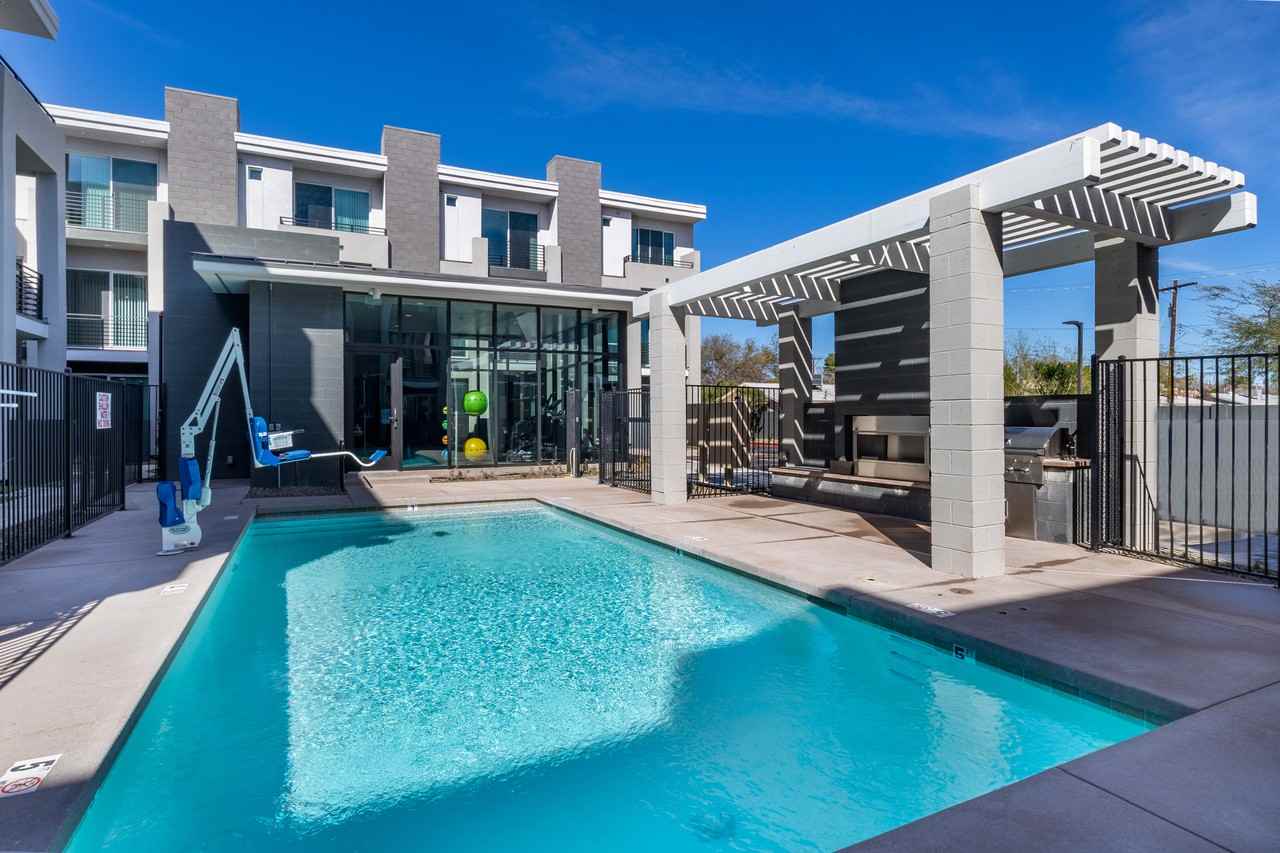 915 East Missouri Avenue #16 - Photo 3 of 50