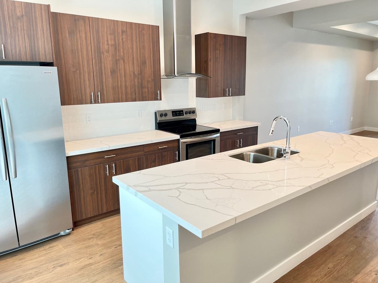 915 East Missouri Avenue #16 - Photo 7 of 50