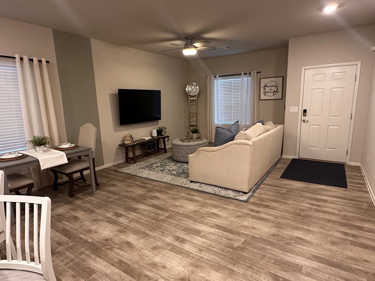 7546 Crested Moon Street - Photo 5 of 11