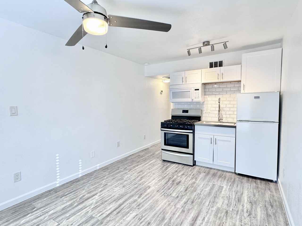 137 East Coronado Road #29B - Photo 6 of 21