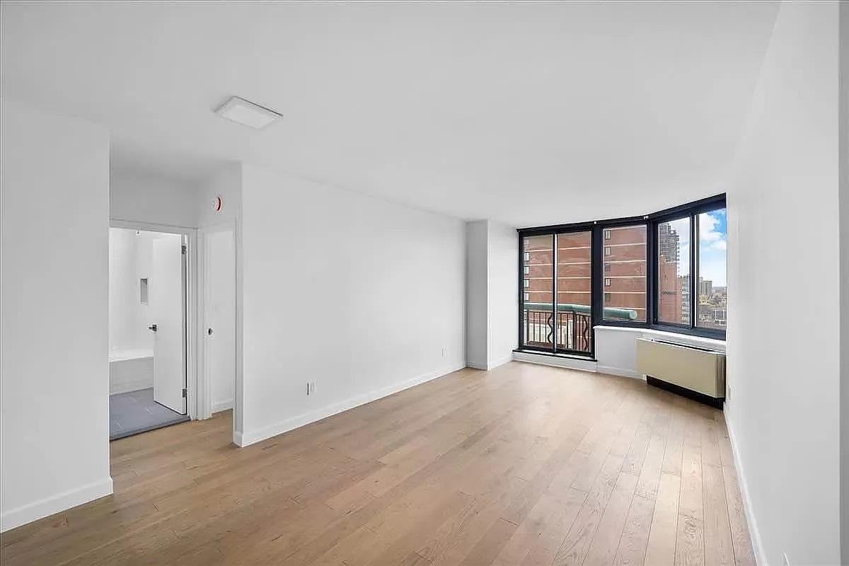 303 East 60th Street - Photo 3 of 11