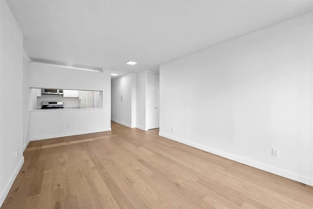 303 East 60th Street - Photo 7 of 11