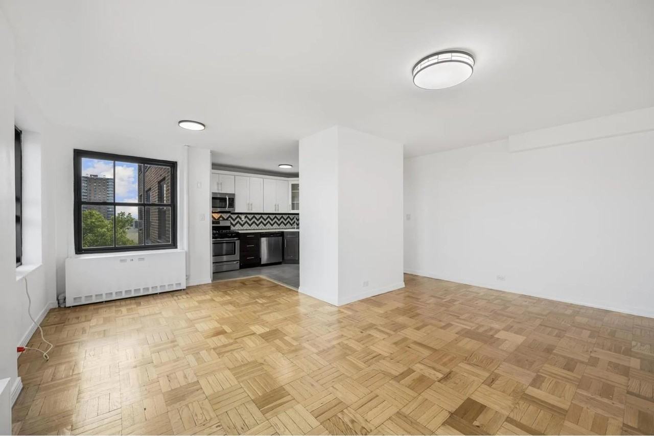 325 Clinton Avenue - Photo 4 of 13