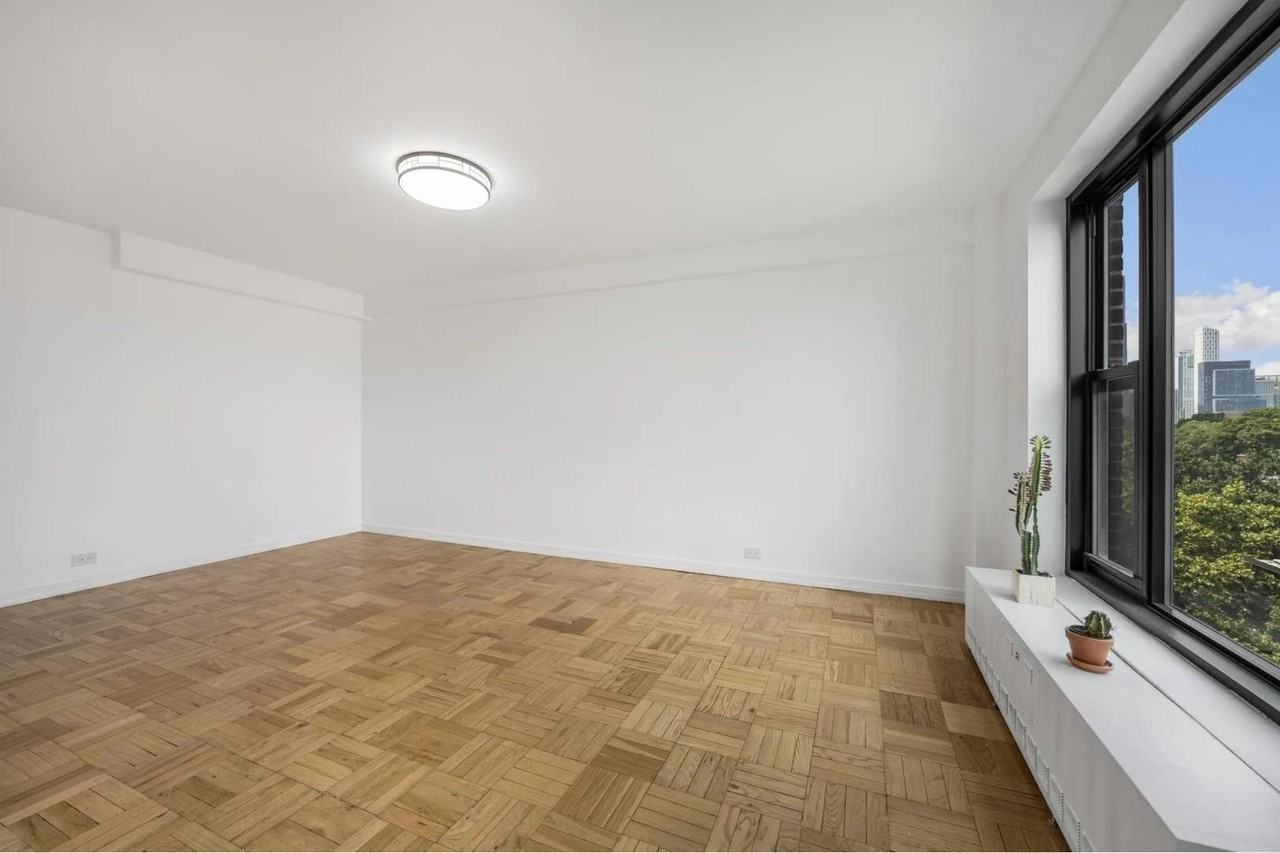 325 Clinton Avenue - Photo 6 of 13