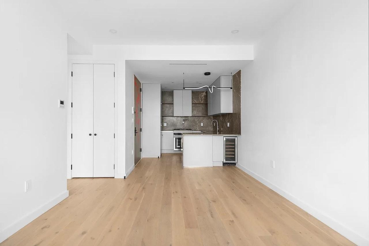 373 Palmetto Street - Photo 6 of 10