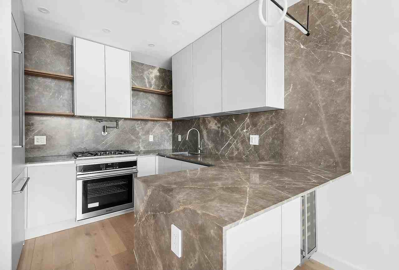 373 Palmetto Street - Photo 7 of 10