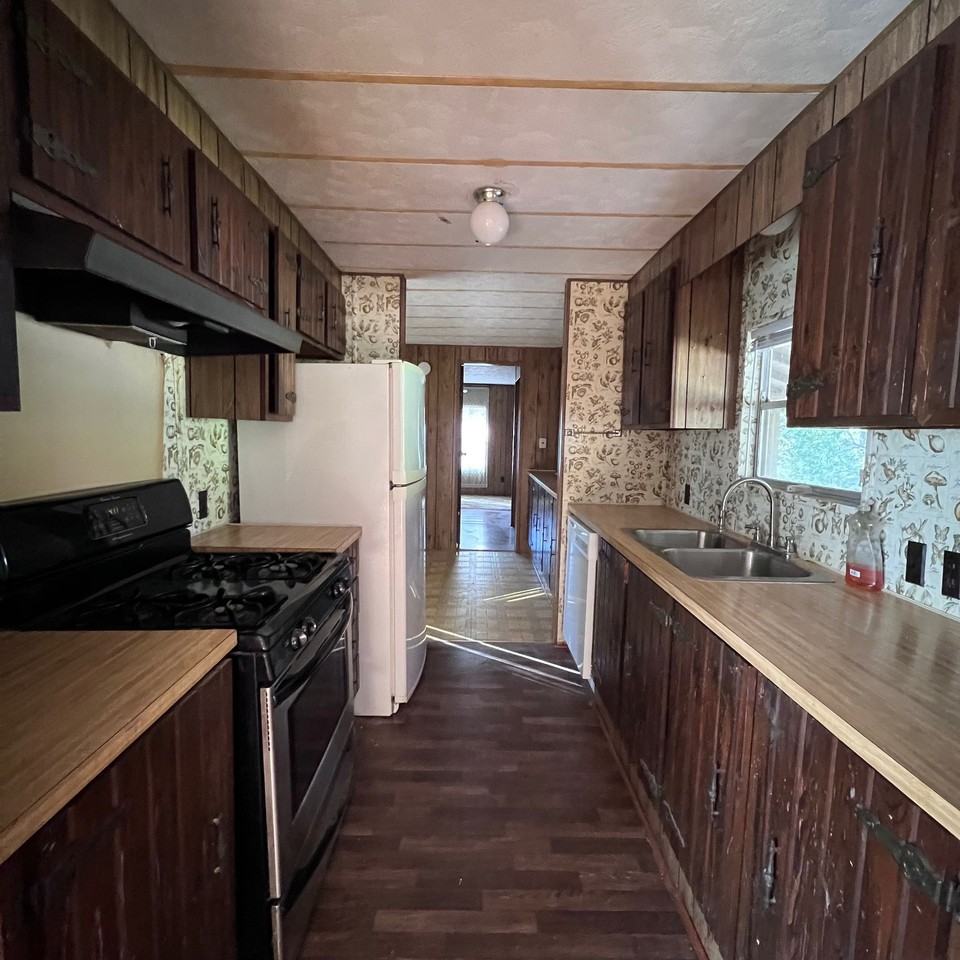 282 Pete Martin Drive #NA - Photo 6 of 27