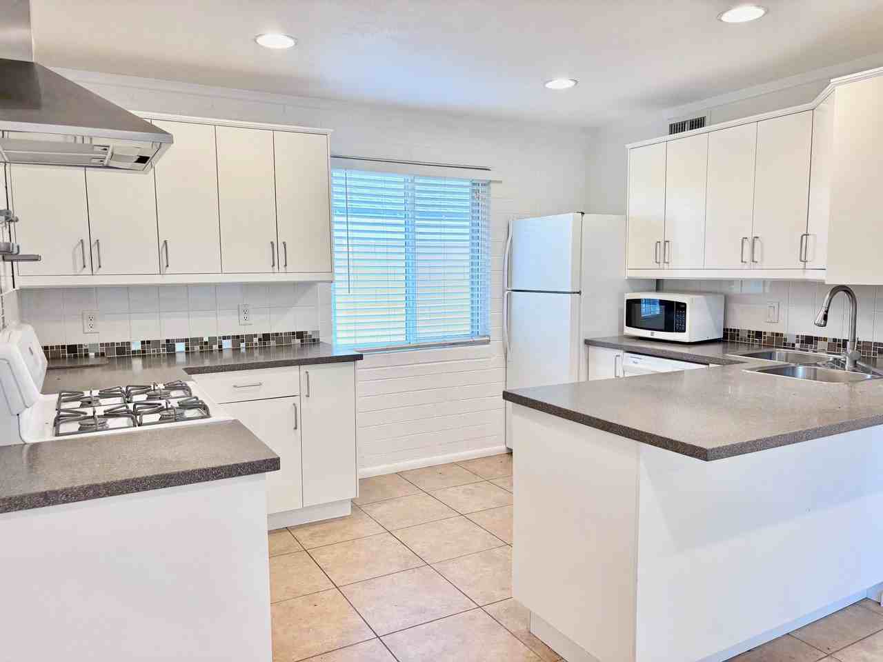 6557 East Osborn Road #11 - Photo 7 of 28