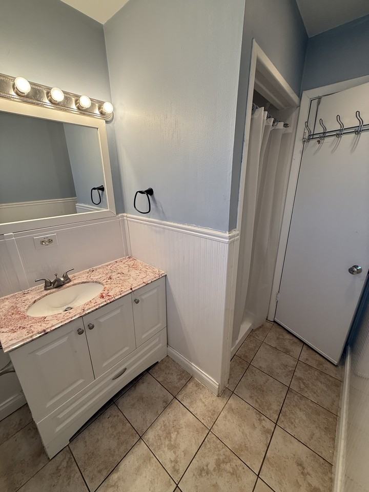 118 South Crysler Avenue - Photo 7 of 11