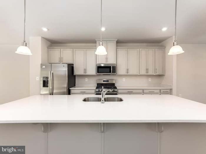 1124 Dovetail Circle - Photo 4 of 12