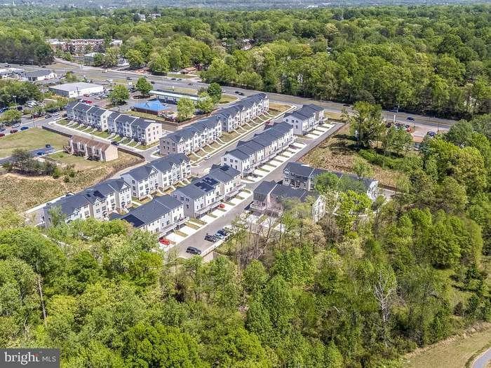 1124 Dovetail Circle - Photo 7 of 12