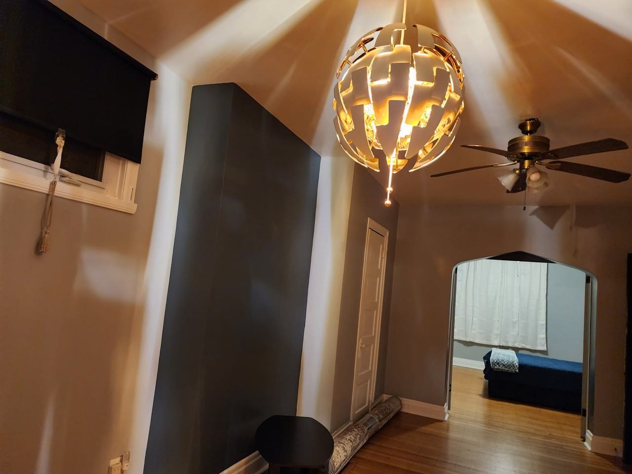 5833 Hobart Street #1stFL - Photo 4 of 13