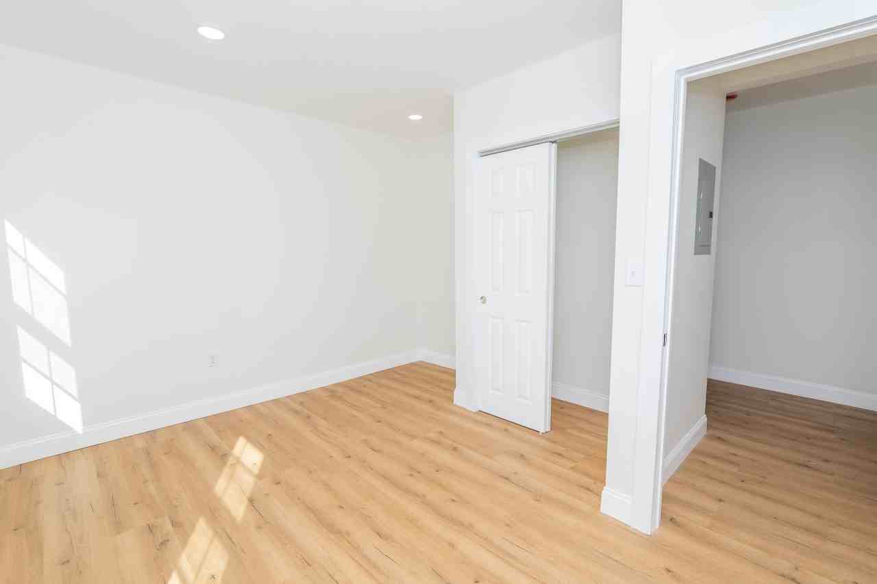 84 Pembroke Avenue #NA - Photo 4 of 14