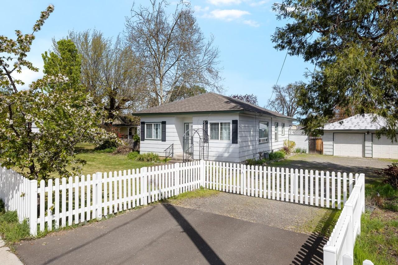 1922 Scenic Avenue - Photo 3 of 11