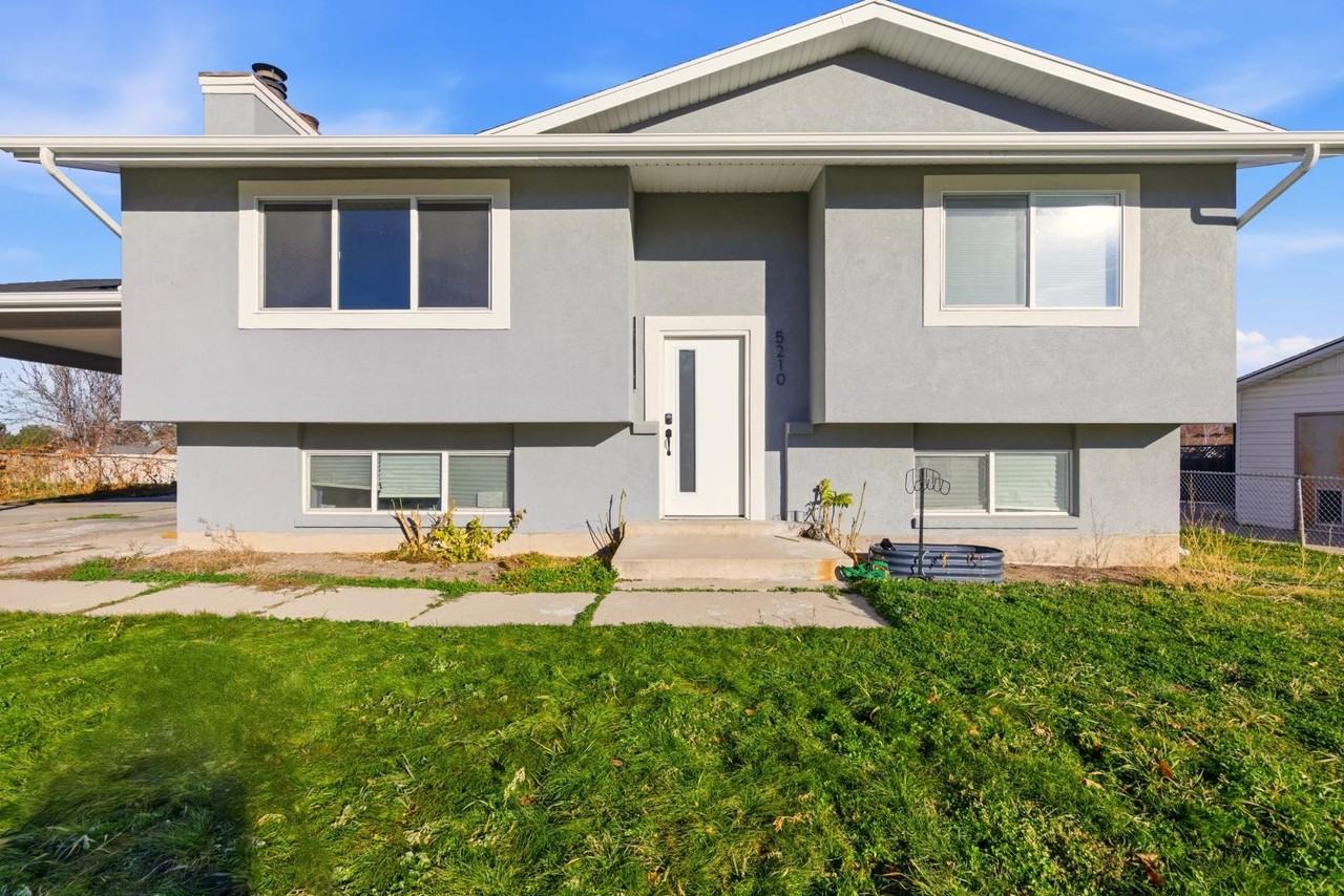 5210 West Woodledge Avenue - Photo 3 of 20