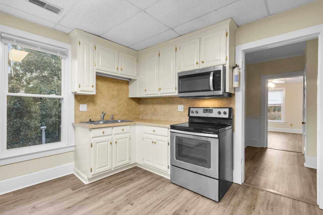 1110 N Pasteur St Unit C - Photo 7 of 10