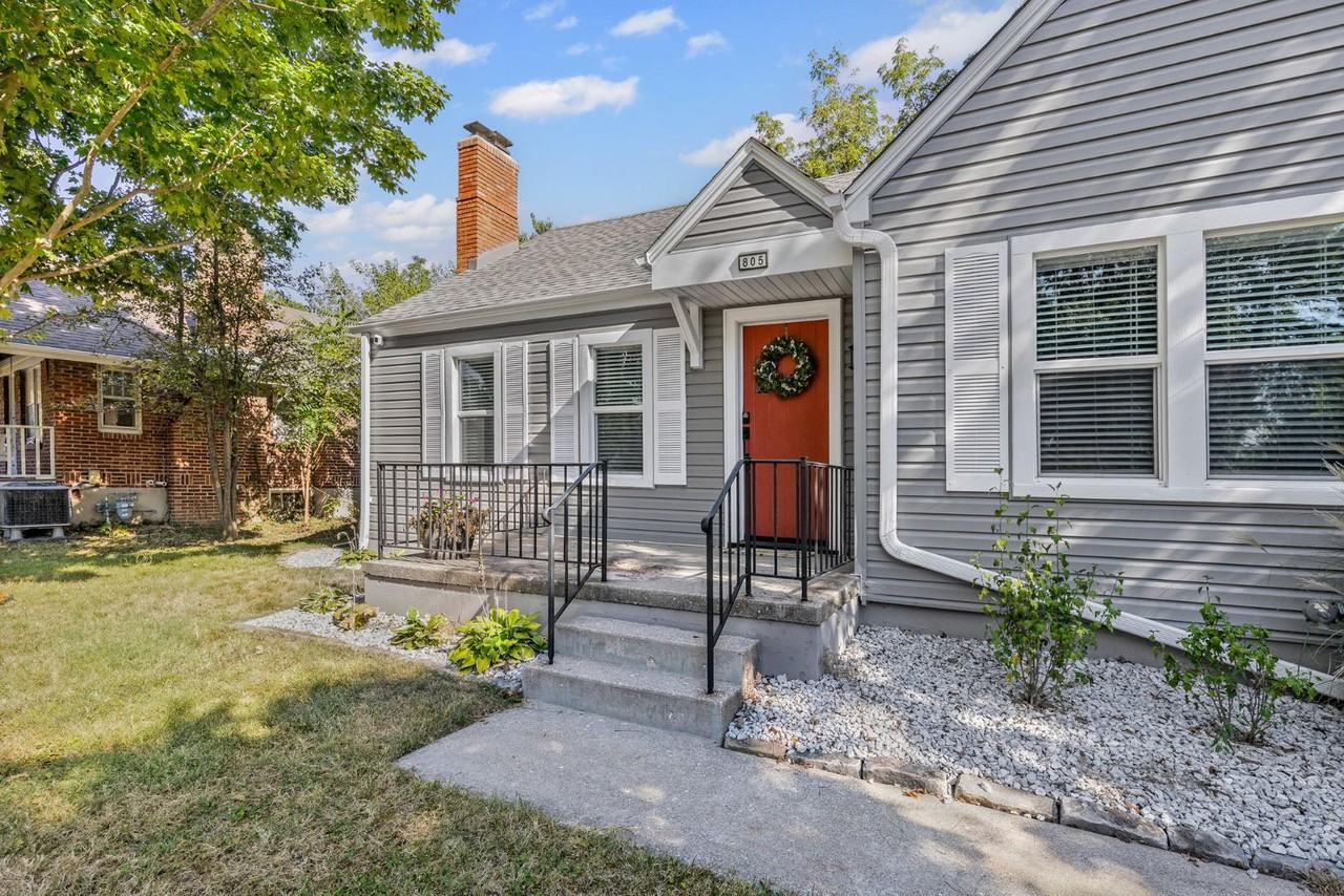 Ash West 805 - Photo 2 of 10