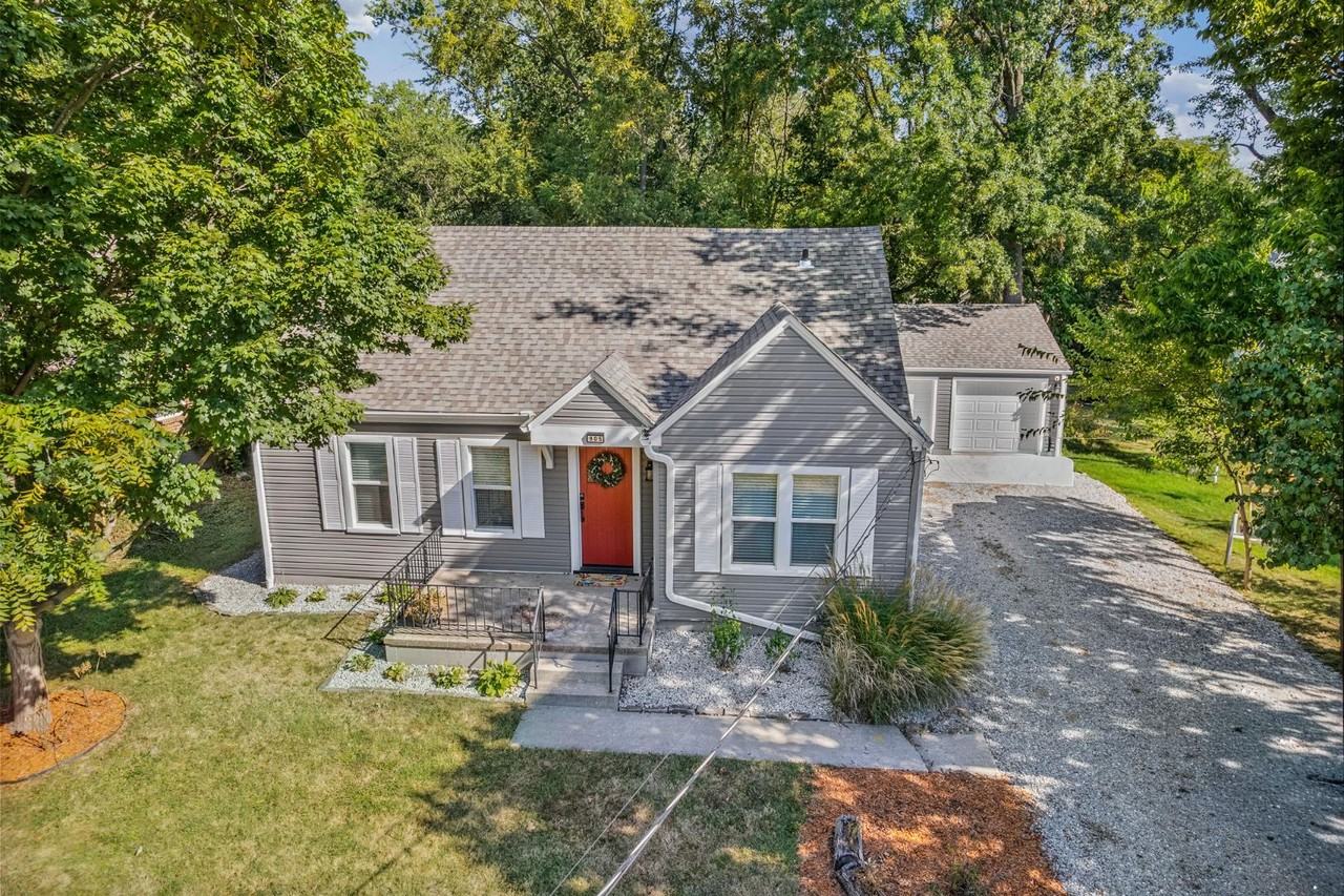 Ash West 805 - Photo 3 of 10