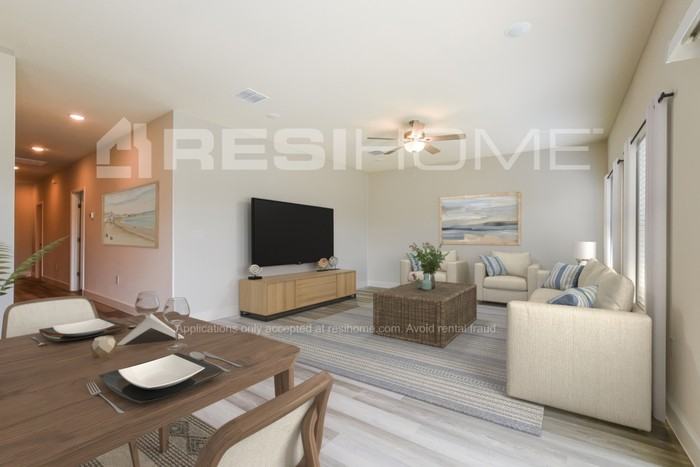 8080 Patagonia Drive - Photo 4 of 15