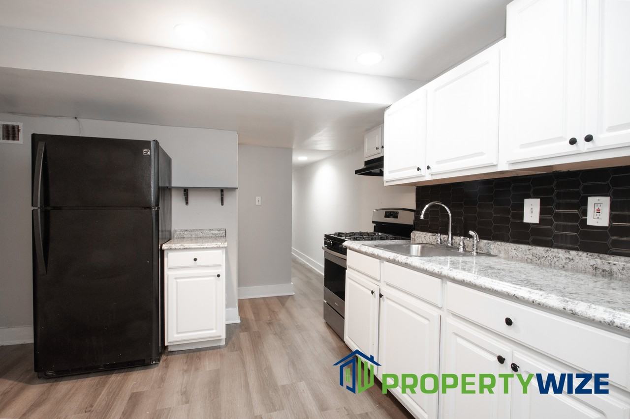 2017 Saint Paul Street #B - Photo 5 of 24