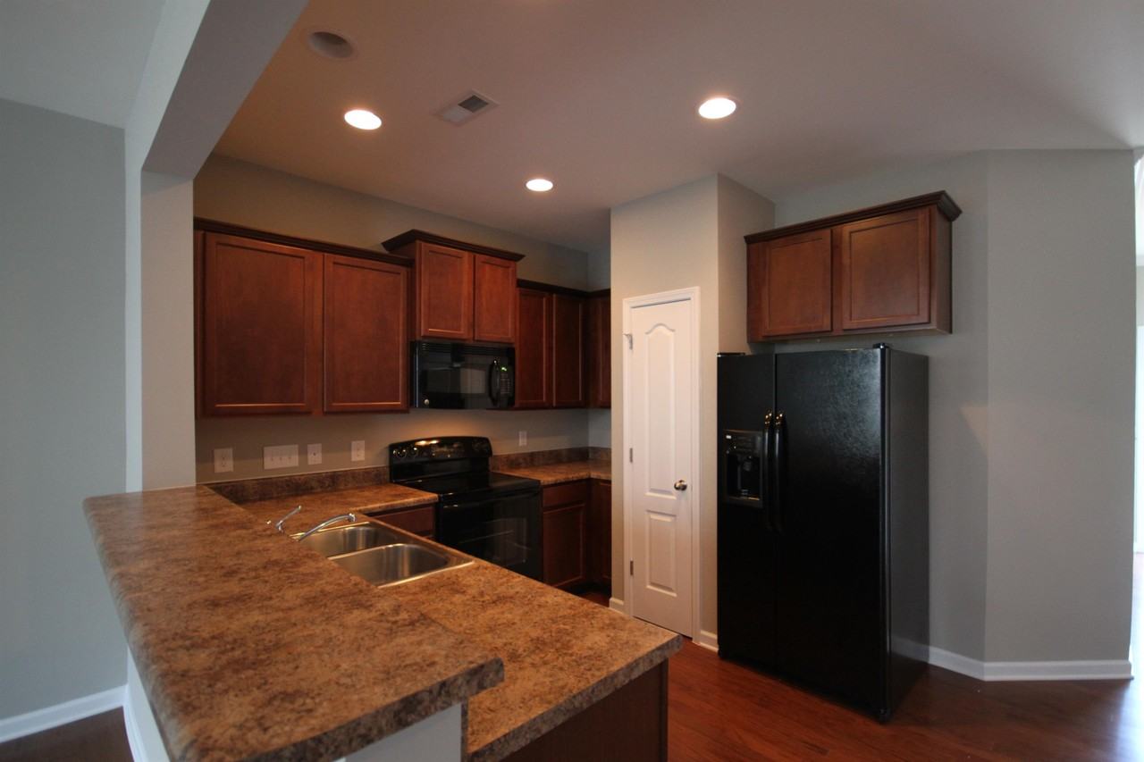 Raleigh Boulevard #1 - Photo 4 of 34