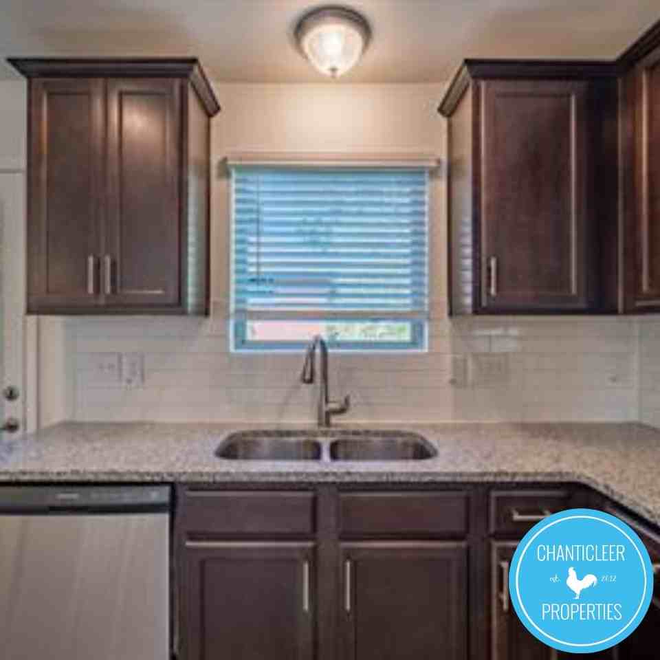 533 Hobkirks Place #1 - Photo 4 of 21