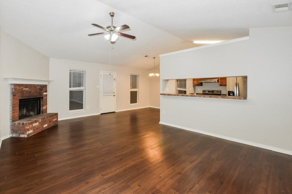 10102 Williford Dr - Photo 3 of 16