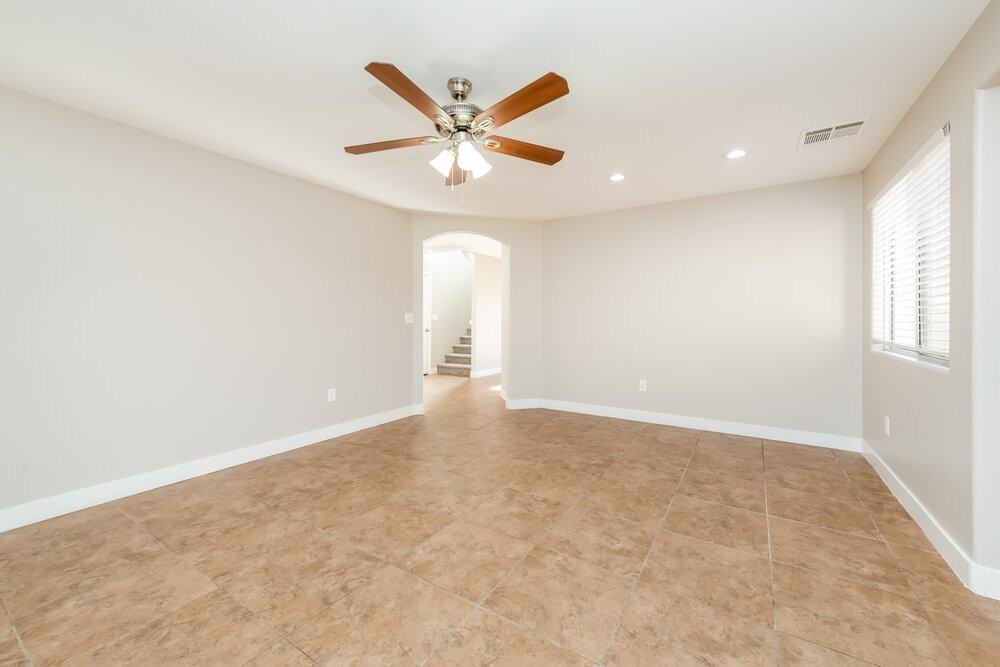 10385 Adrianna Avenue - Photo 4 of 17