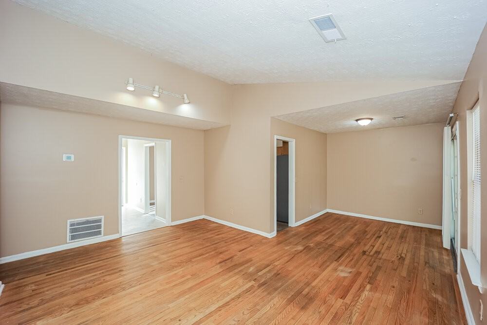 6269 Valdez Dr - Photo 4 of 16