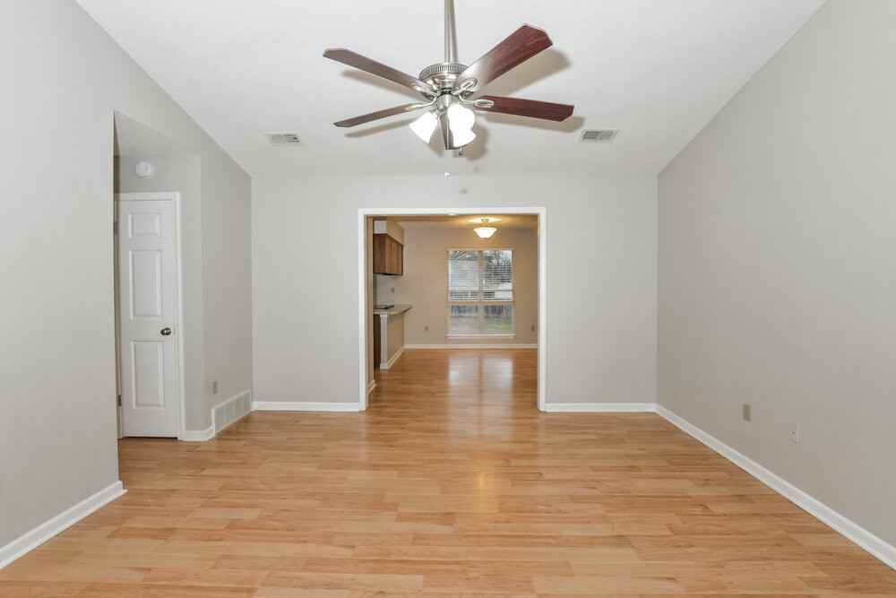 5850 Waverly Dr - Photo 4 of 16