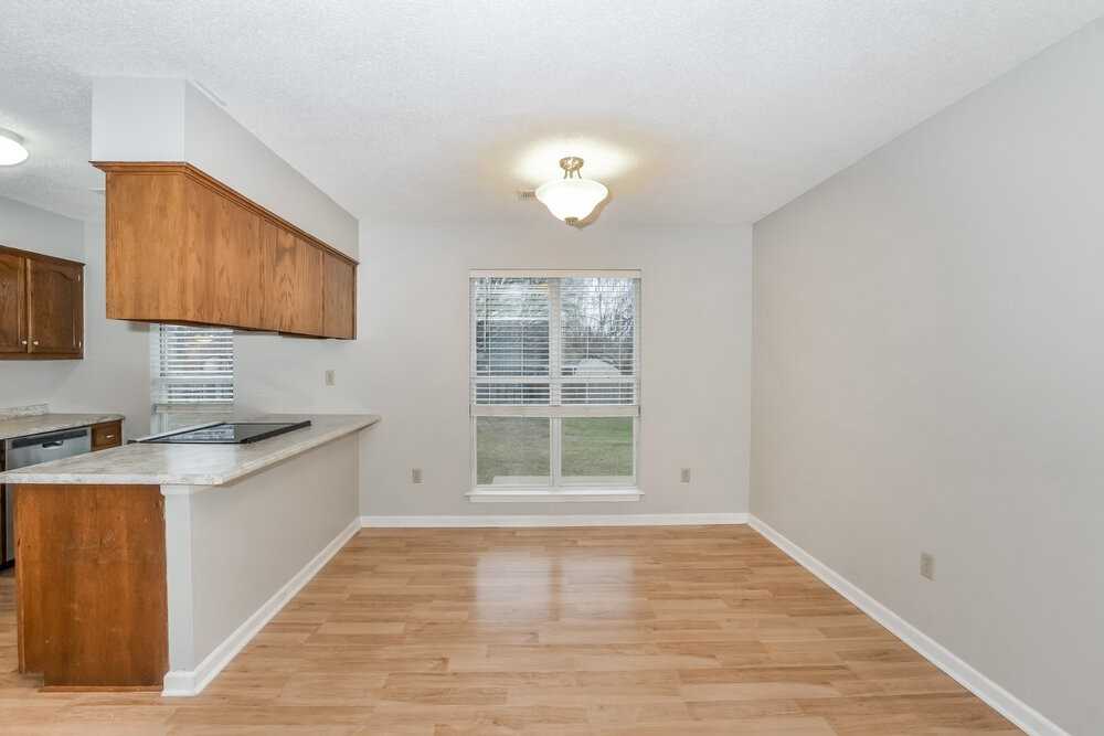 5850 Waverly Dr - Photo 6 of 16