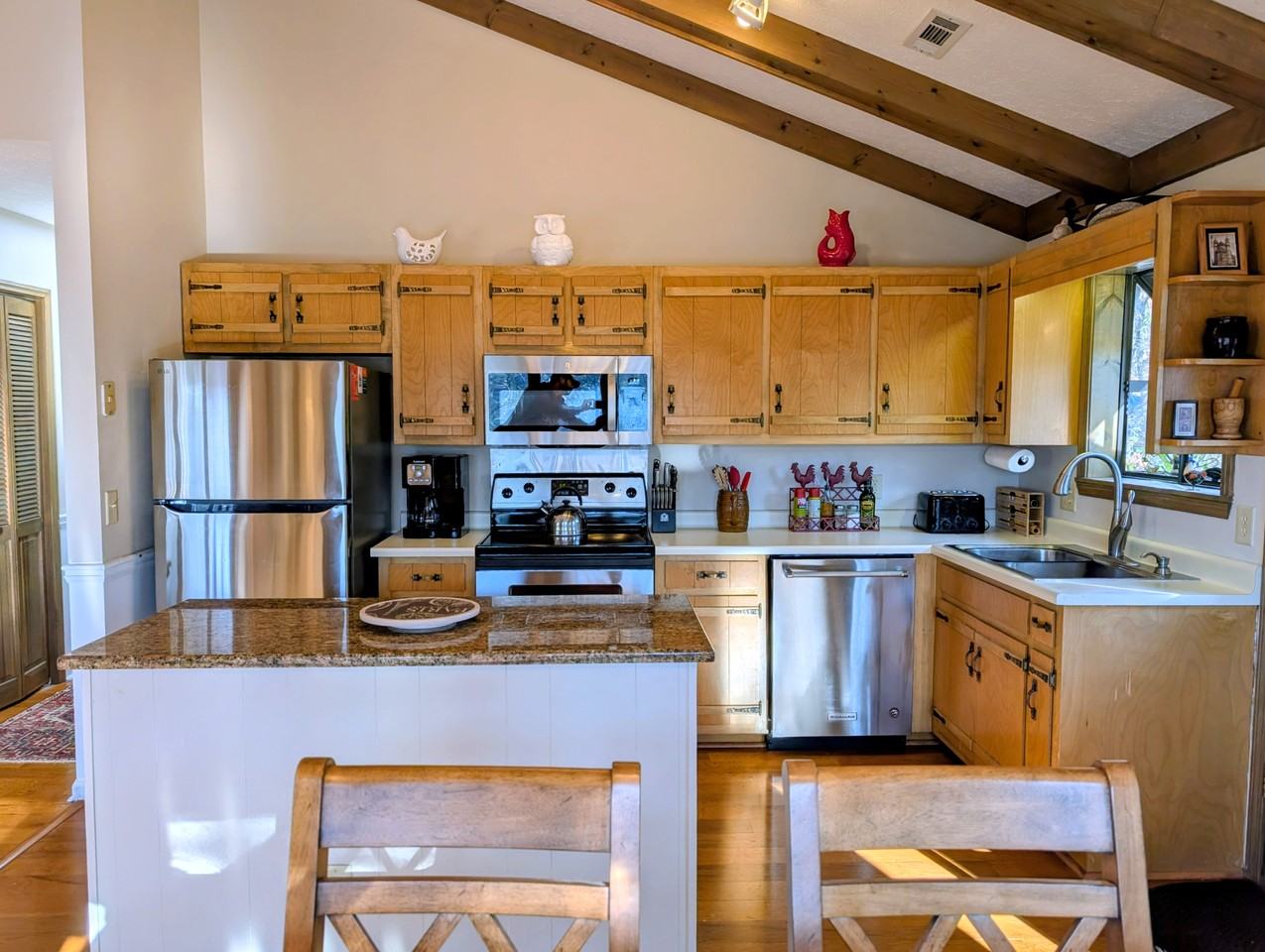 842 Saddleback Cir #NA - Photo 4 of 42