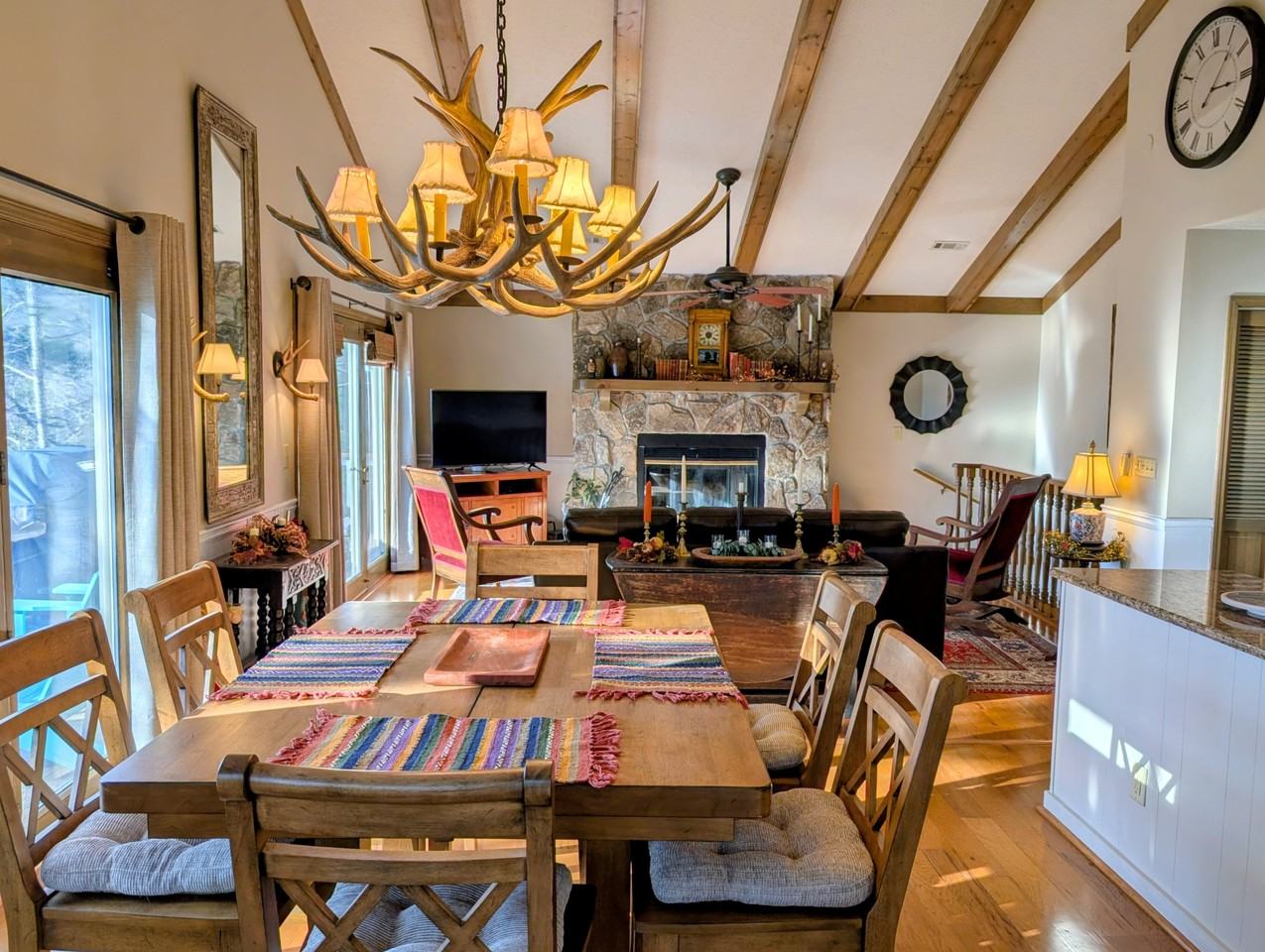 842 Saddleback Cir #NA - Photo 3 of 42