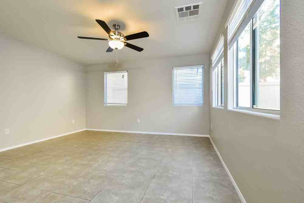 9454 Havasu Canyon Ave - Photo 5 of 17