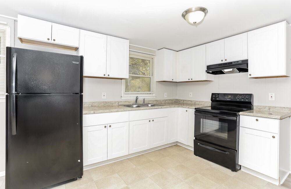 230 King Blvd - Photo 7 of 16