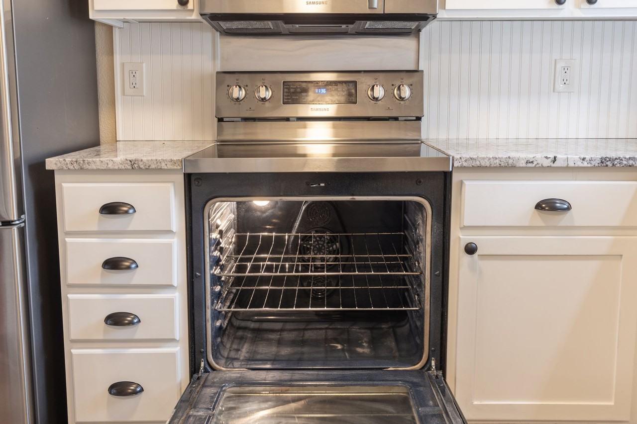 1100 Excalibur Drive - Photo 4 of 17