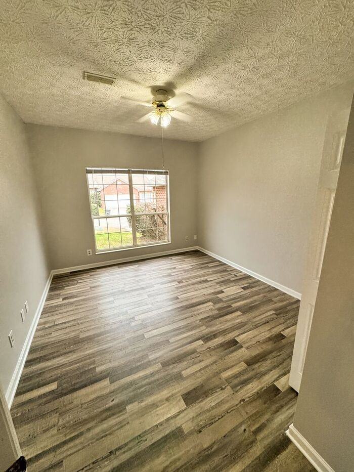 4410 Bonnywood Way - Photo 5 of 10