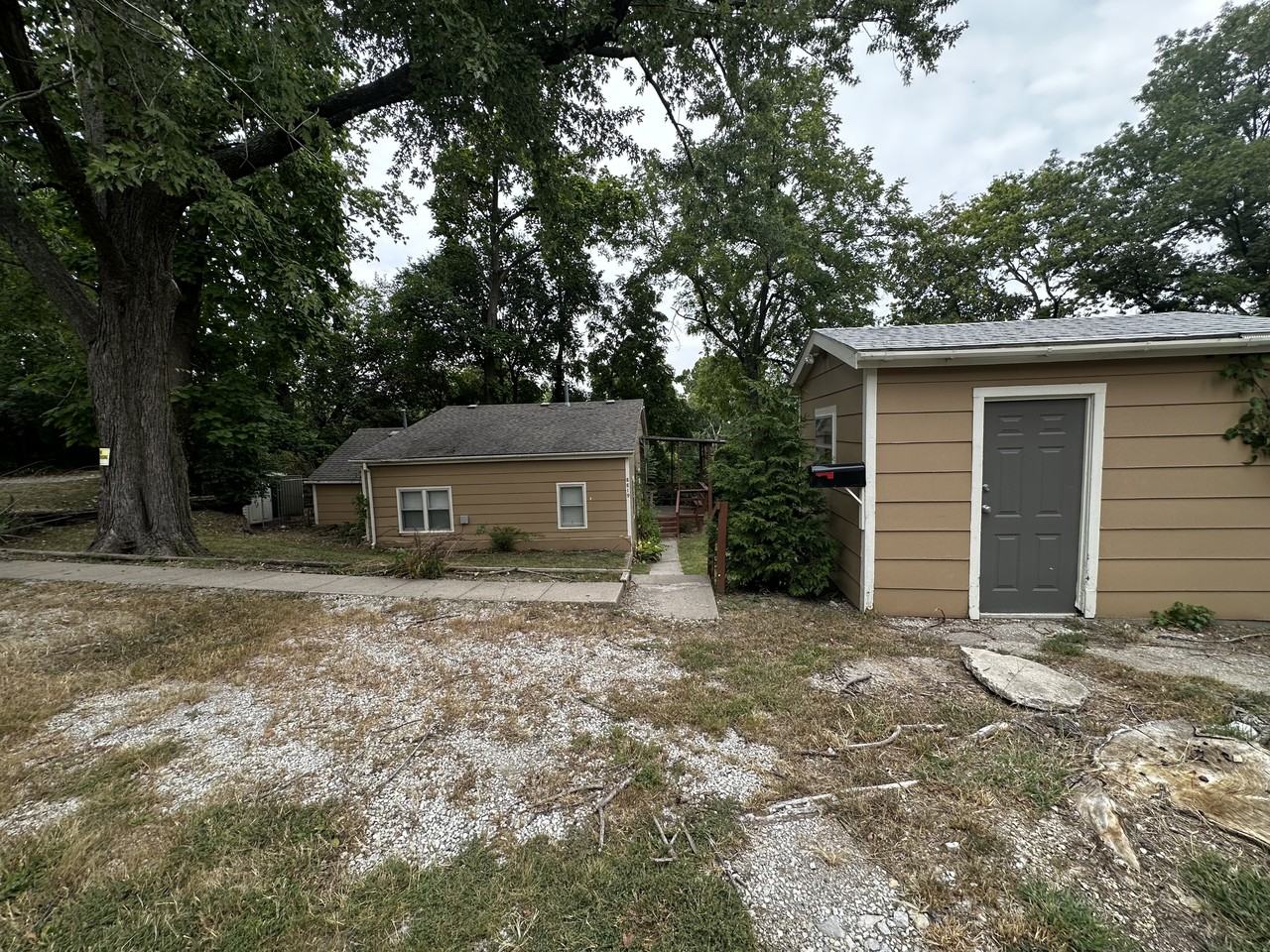 8819 East Winner Road #1 - Photo 2 of 33