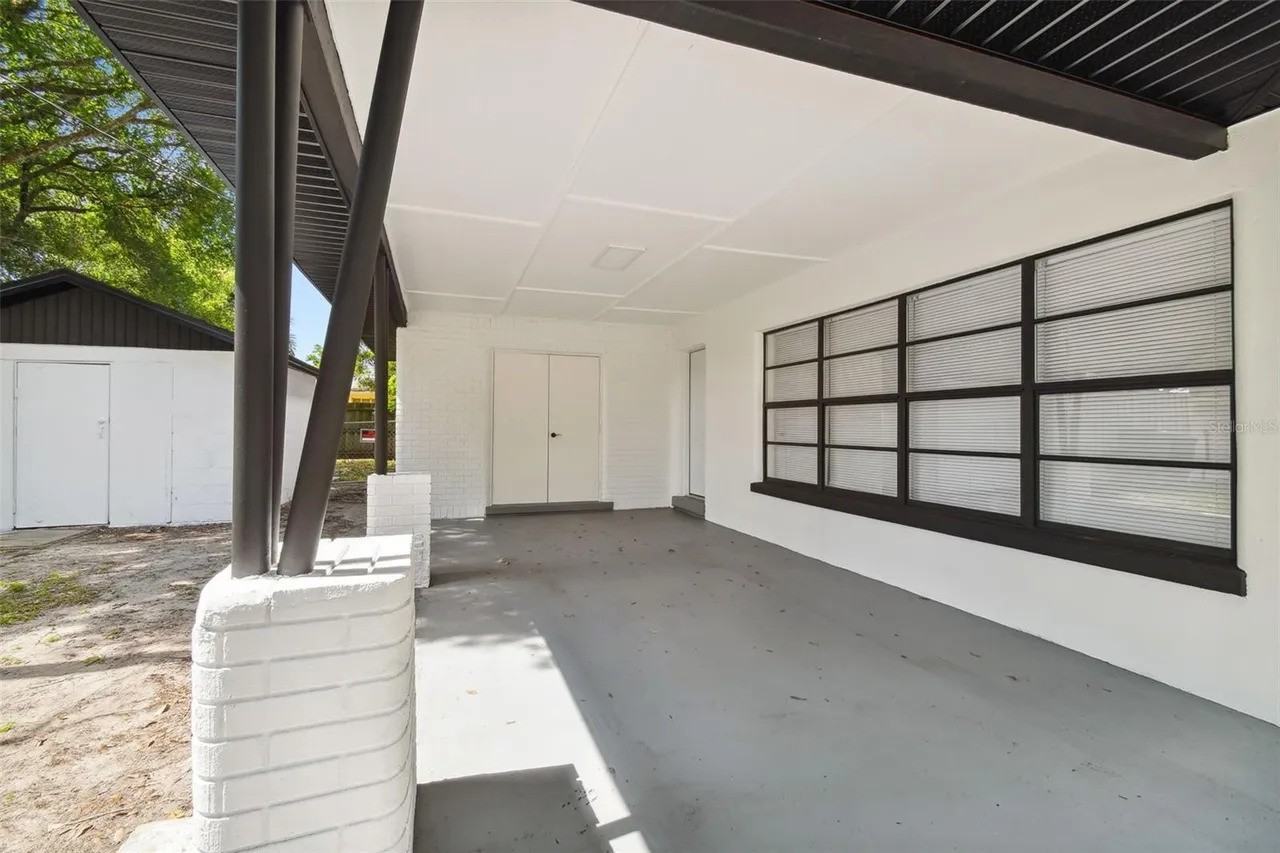 1605 North Gomez Avenue #4 - Photo 4 of 13